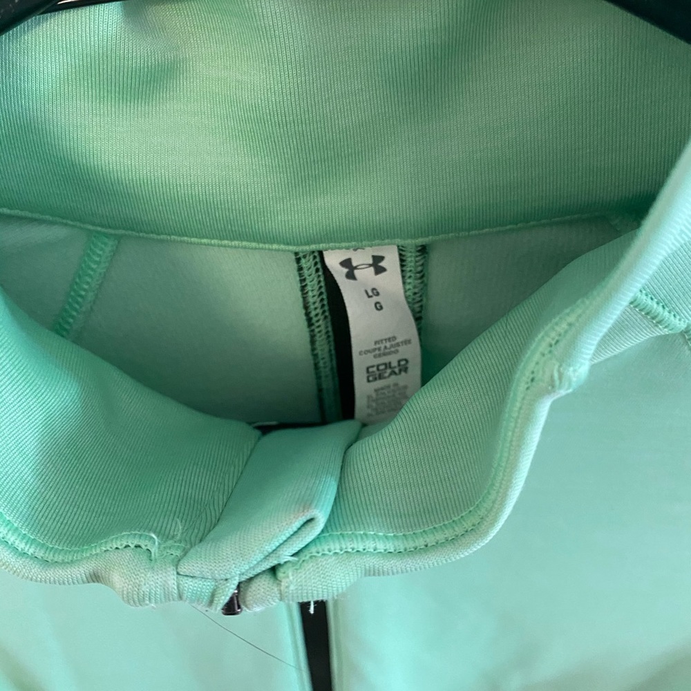 Under Armour Quarter Zip - Picture 3 of 4